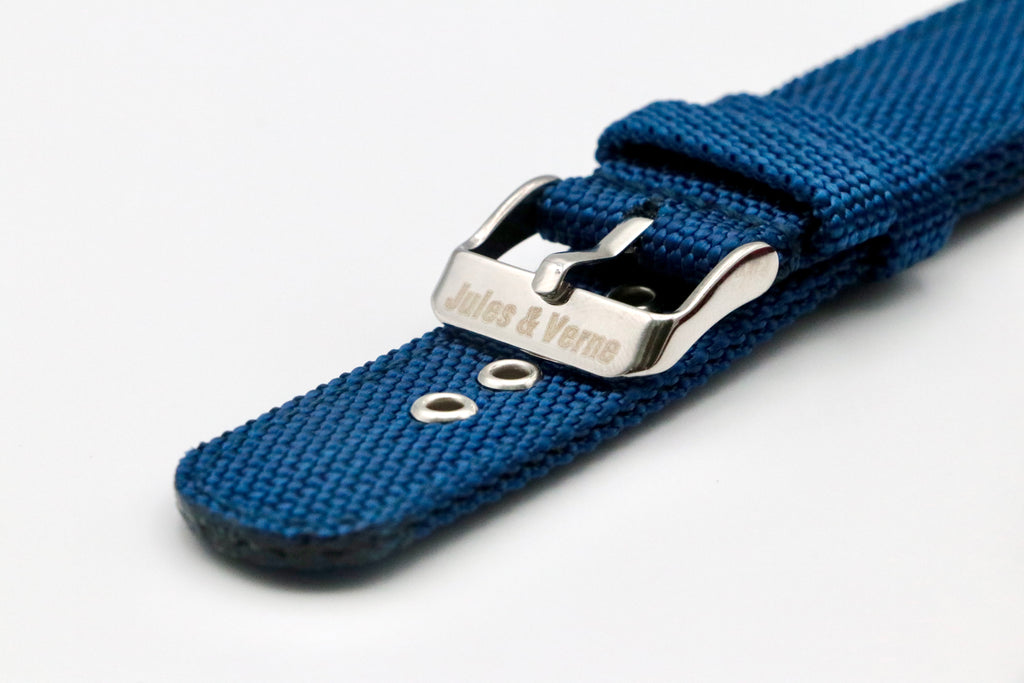 Columbiad : Bracelet Swatch x Omega Bleu