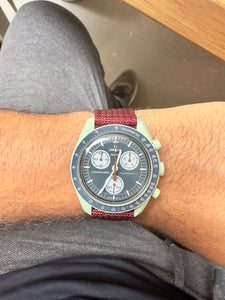 Columbiad : Bracelet Swatch x Omega Rouge