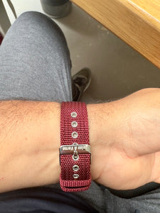 Columbiad : Bracelet Swatch x Omega Rouge
