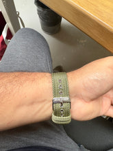 Charger l&#39;image dans la visionneuse de la galerie, Columbiad : Bracelet Swatch x Omega Vert
