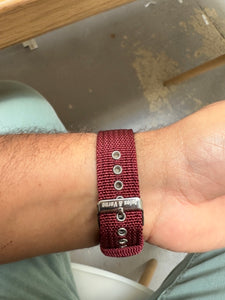Columbiad : Bracelet Swatch x Omega Rouge