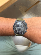 Charger l&#39;image dans la visionneuse de la galerie, Columbiad : Bracelet Swatch x Omega Vert
