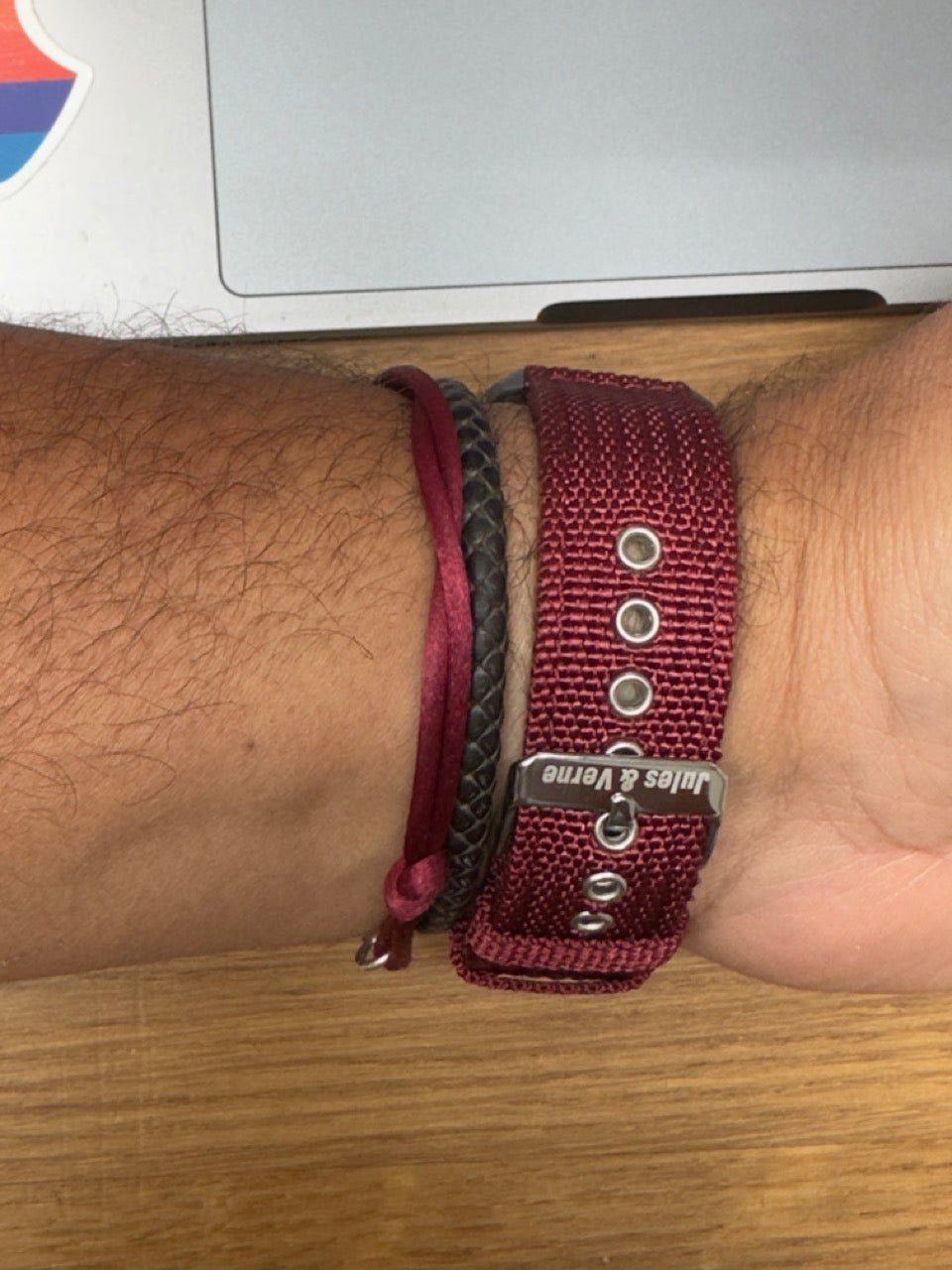 Columbiad : Bracelet Swatch x Omega Rouge